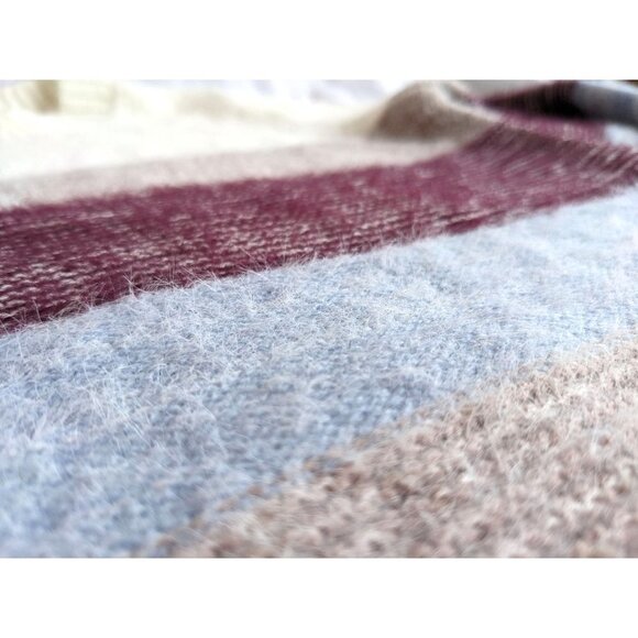 FATE Fuzzy Knit Colorblock Sweater Ivory Burgundy Striped - Cozy & Warm Size S - Picture 3 of 7